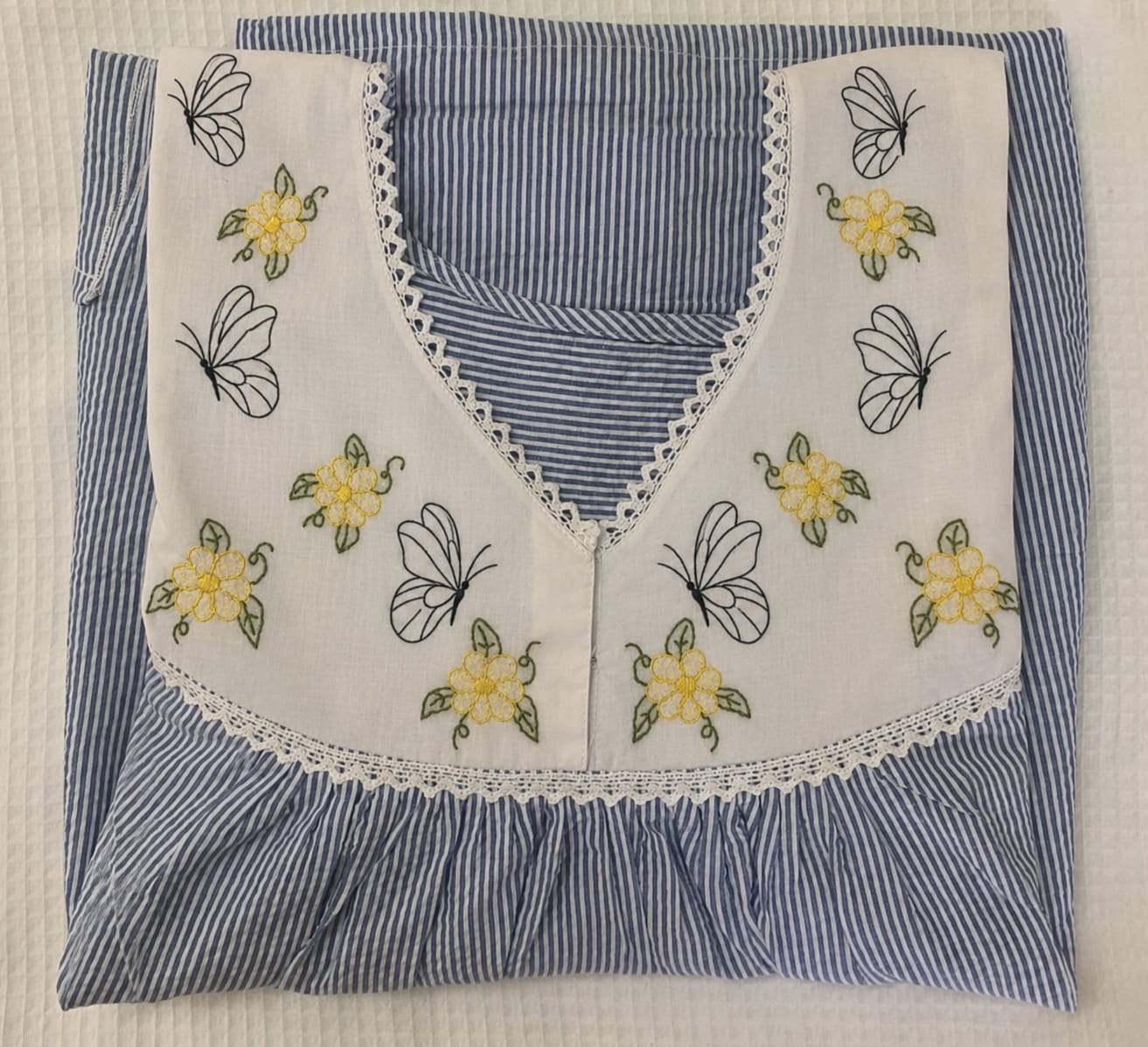 Embroidered maternity wear