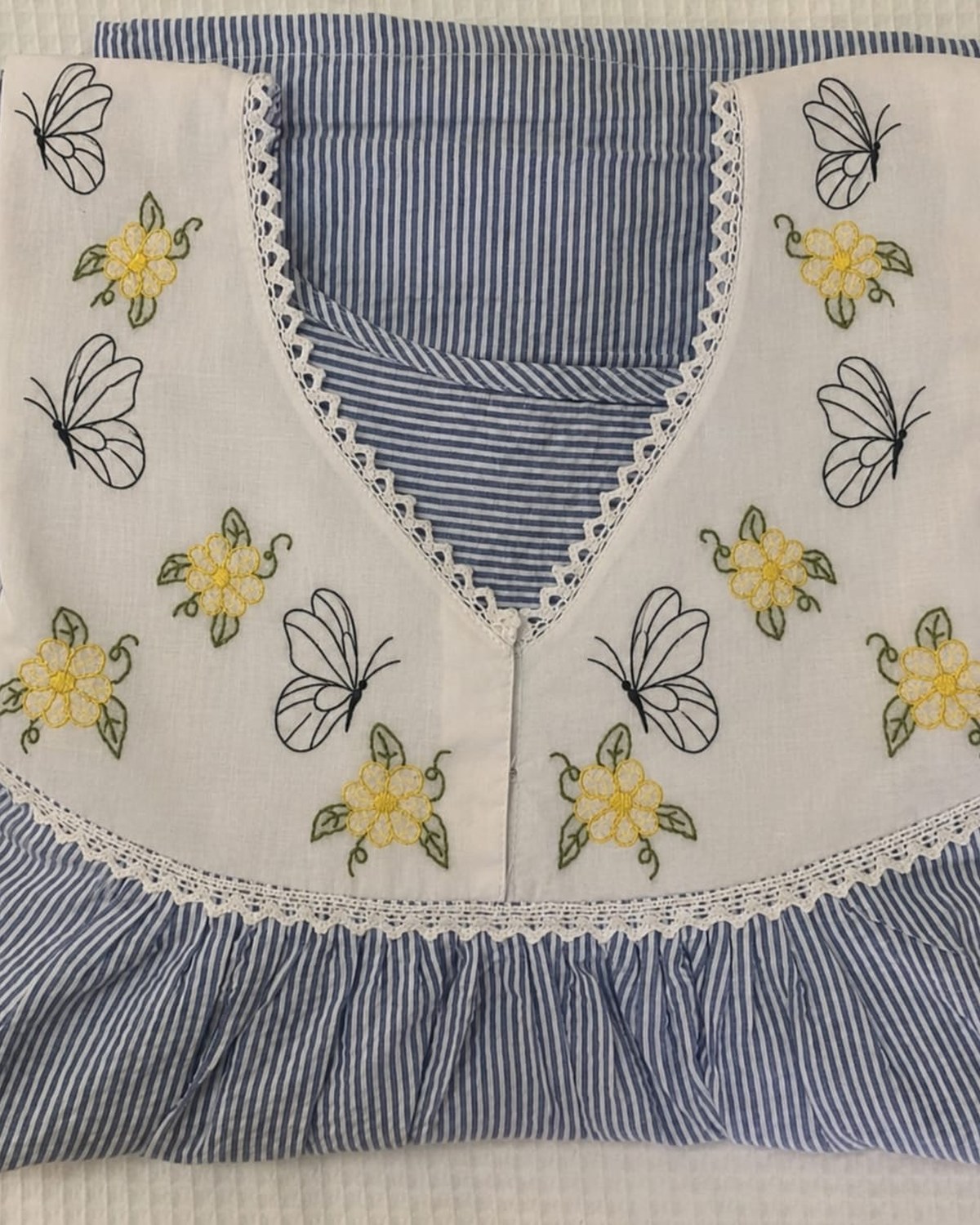 Embroidered maternity wear