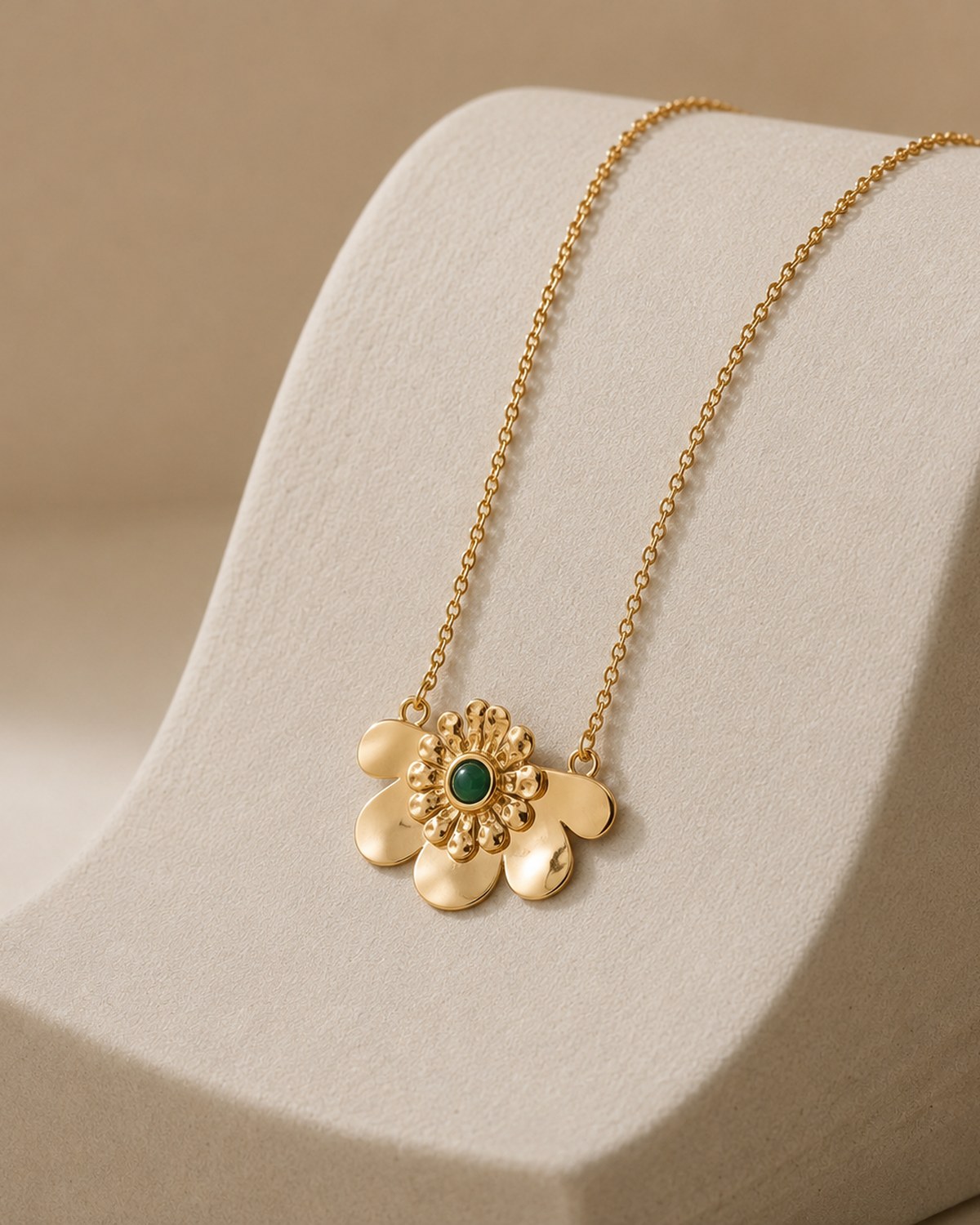 Half flower with green stone pendant chain