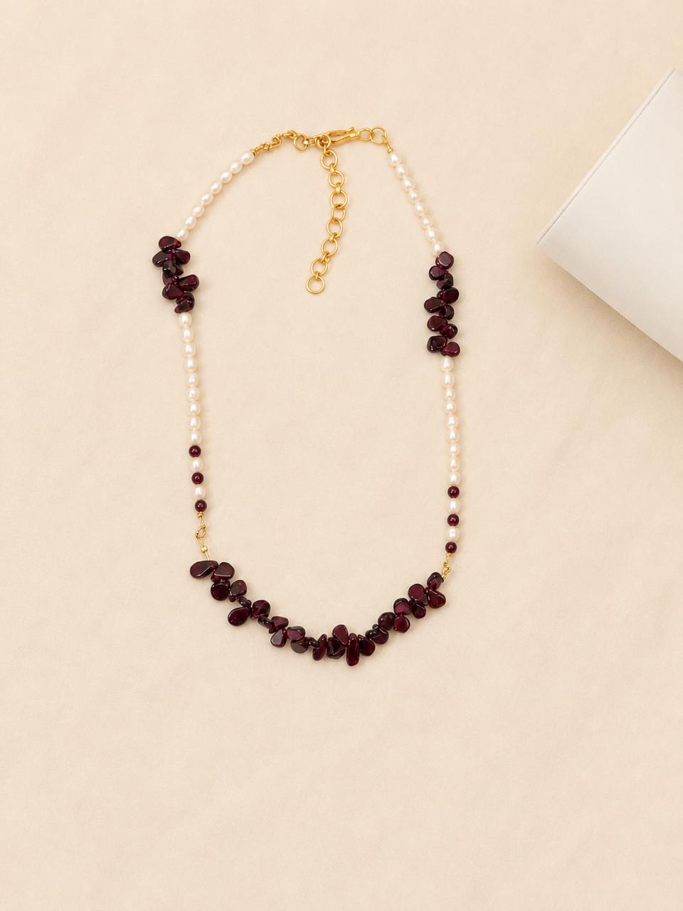 Garnet chip with rice pearl necklace