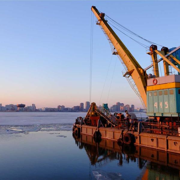 Floating Shelf — Solid Oak (Premium Edition)